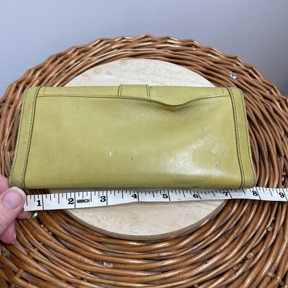 Coach Soho Tan Leather Buckle Flap Closure Long Wallet Green Yellow Clutch - Picture 5 of 9